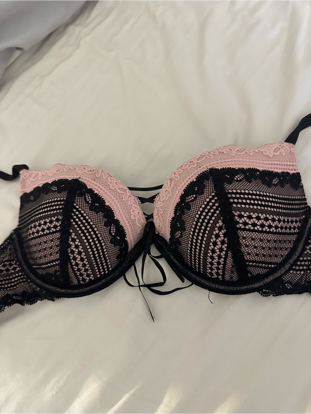 La Vie En Rose Pink & Black Lace Push-Up Bra